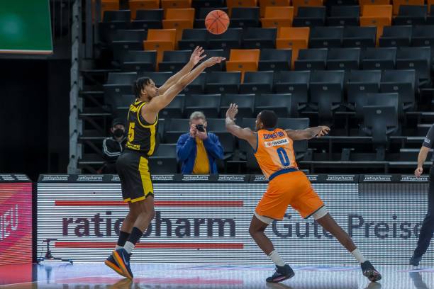 他都游刃有 他都游刃有