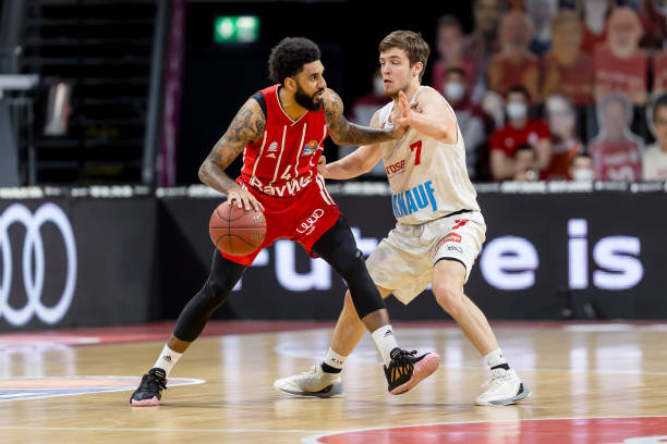 续三季进球 续三季进球